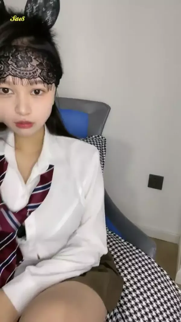 东北巨乳妹在线找个有缘老头